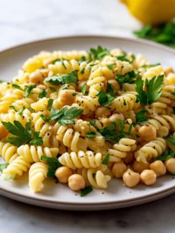 Lemony Pasta with Chickpeas & Parsley Recipe