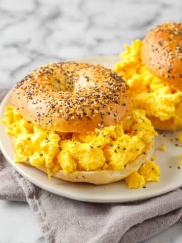 Easy Breakfast Bagel Sliders Recipe