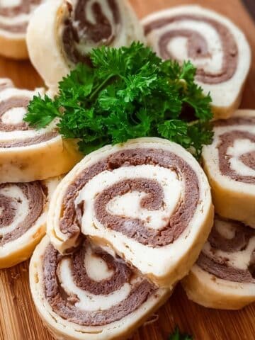Horseradish Roast Beef Pinwheels Recipe