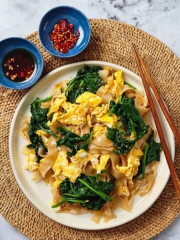 10-Minute Pad See Ew Recipe: Thai Stir-Fried Noodles Recipe