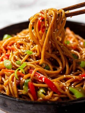 Lo Mein Noodles with Vegetables and Sesame Sauce Recipe