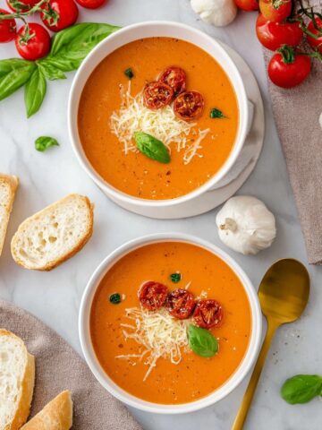 Creamy Roasted Garlic and Tomato Soup with Basil Recipe