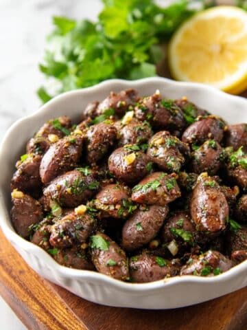 Savory Pan-Fried Chicken Hearts with Garlic and Cilantro Recipe