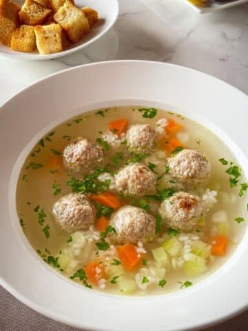 Meatball Soup: Light and Delicious Recipe