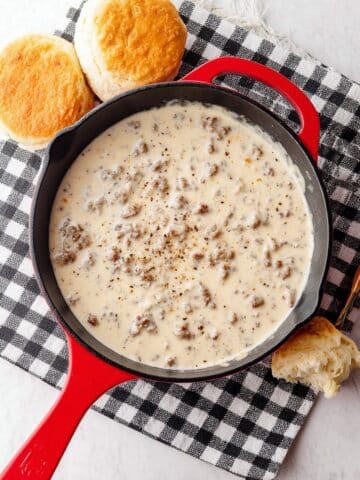 Sausage Gravy and Biscuits Recipe