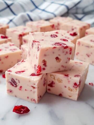 No-Bake Strawberry Fudge Squares Recipe