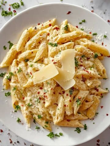 One Pot Creamy Garlic Pasta Recipe