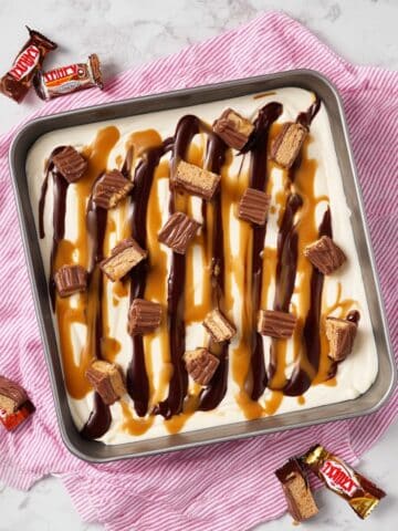 Twix Ice Cream Cake (Easy) Recipe