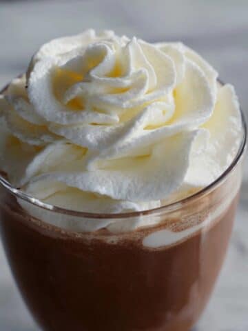 Sweet and Simple Vanilla Bean Frappuccino Recipe