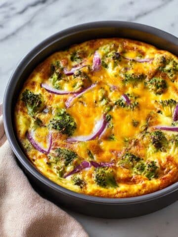 Crustless Broccoli Cheddar Quiche (Low Carb) Recipe