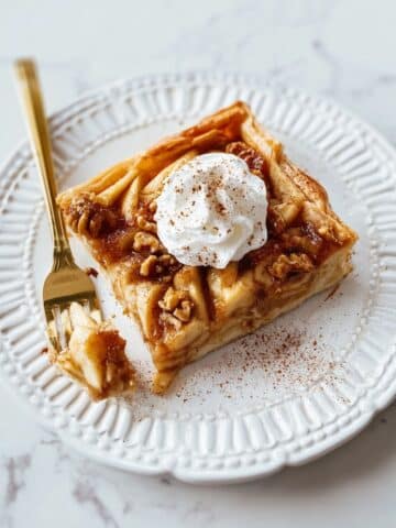 Apple Cheesecake Tart with Cinnamon and Walnuts Recipe