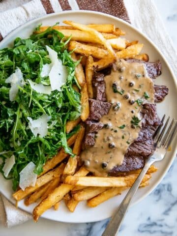 Steak with Creamy Peppercorn Sauce Recipe