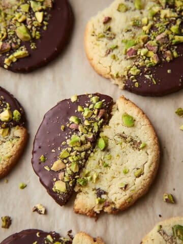 Pistachio Shortbread Cookies with Dark Chocolate Drizzle Recipe