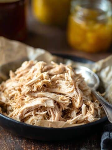 Slow Cooker Honey Chipotle Chicken Sliders Recipe