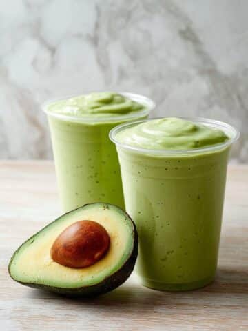Creamy Avocado Pineapple Kale Smoothie Recipe