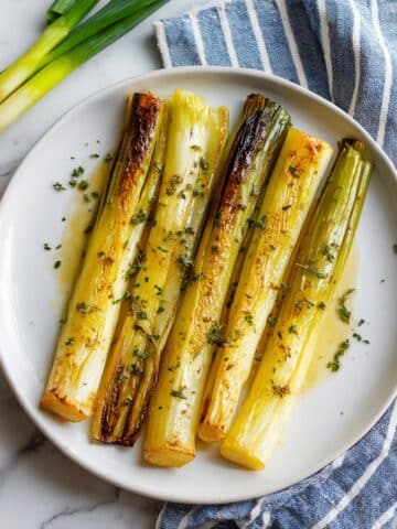 Braised Leeks with White Wine and Thyme Recipe