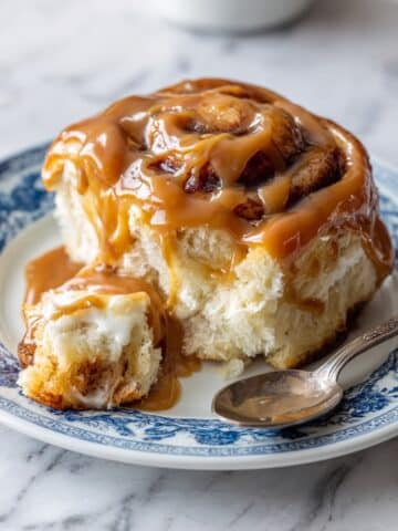 Funfetti Cinnamon Rolls Recipe