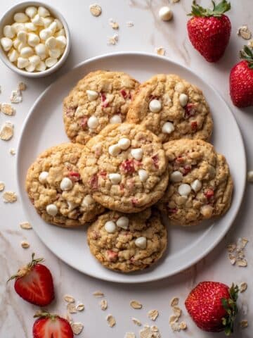 Strawberry Banana Oatmeal Cookies with White Chocolate Chips Recipe