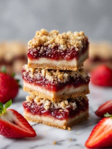 Strawberry Crumb Bars Recipe