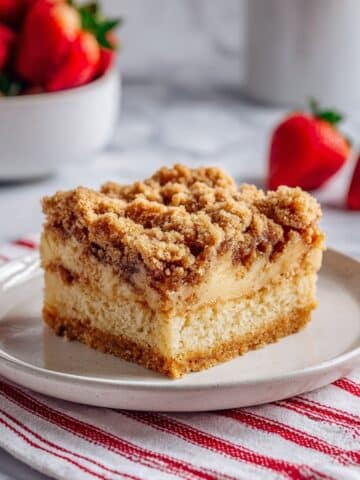 Strawberry Rhubarb Coffee Cake Recipe